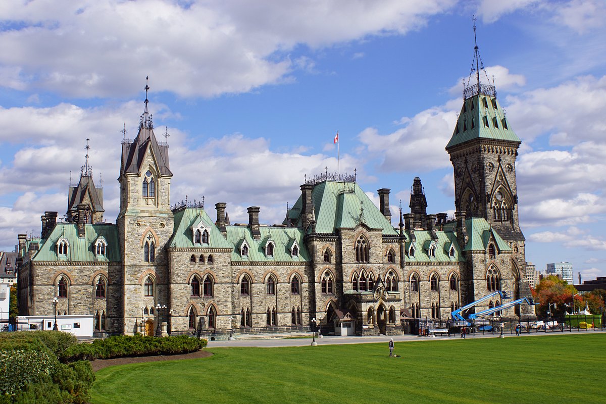 La Ville d'Ottawa prétend que le gouvernement fédéral et Postes Canada ne lui ont pas payé suffisamment de taxes.