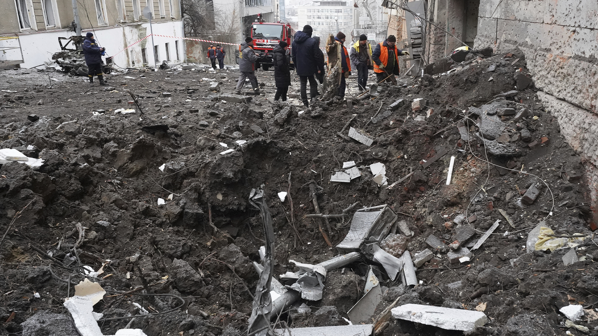 Cinq personnes ont été blessées lorsque des roquettes russes sont tombées sur Kharkiv, la deuxième ville d'Ukraine, ont indiqué les autorités.