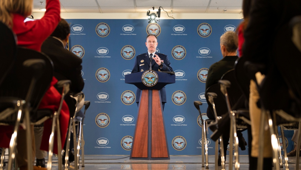 Le général Pat Ryder prend la parole lors d'un point de presse au Pentagone le mercredi 8 février 2023 à Washington.