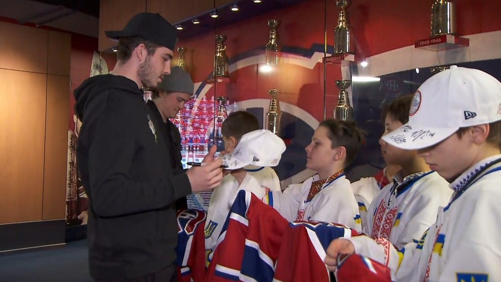 Les Canadiens de Montréal ont donné à l' équipe peewee Ukraine Selects une chance d'oublier momentanément les horreurs de l'invasion russe mardi.