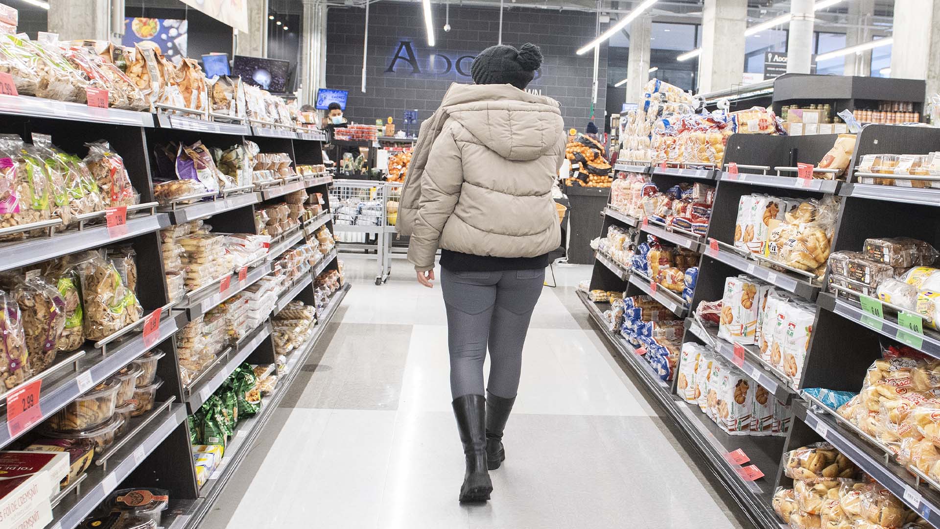 Les prix des aliments ont augmenté de 10,4 % d'une année à l'autre en janvier, selon les données publiées mardi par Statistique Canada.