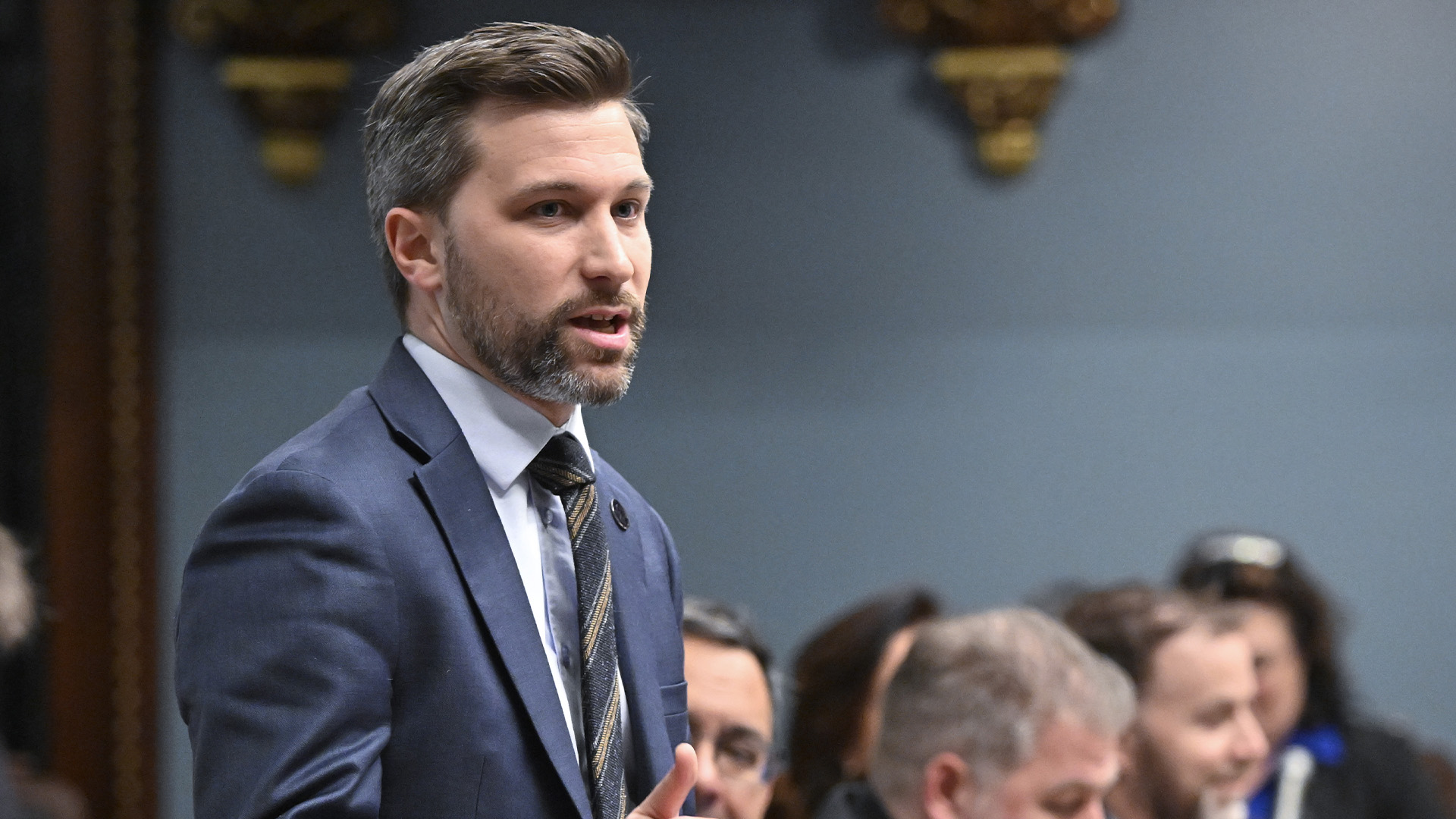 Le chef de Québec solidaire, Gabriel Nadeau-Dubois, interroge le gouvernement à la rentrée de l'Assemblée nationale, le mardi 31 janvier 2023 à l'Assemblée législative de Québec.