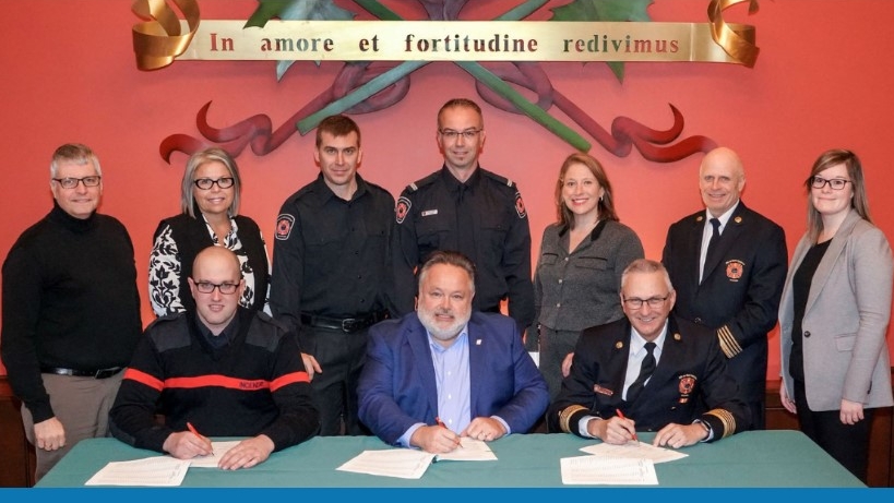 La Ville de Saint-Hyacinthe et ses pompiers ont ratifié, récemment, un nouveau contrat de travail.