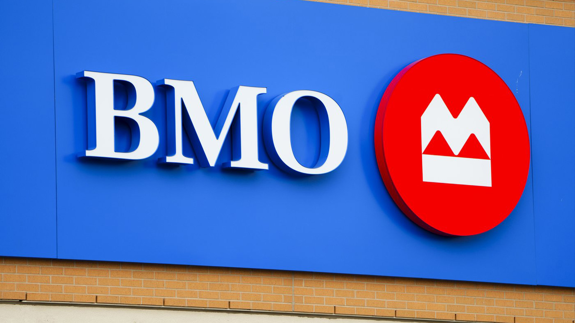 Une enseigne de la Banque de Montréal (BMO) est photographiée à Ottawa le lundi 11 juillet 2022.