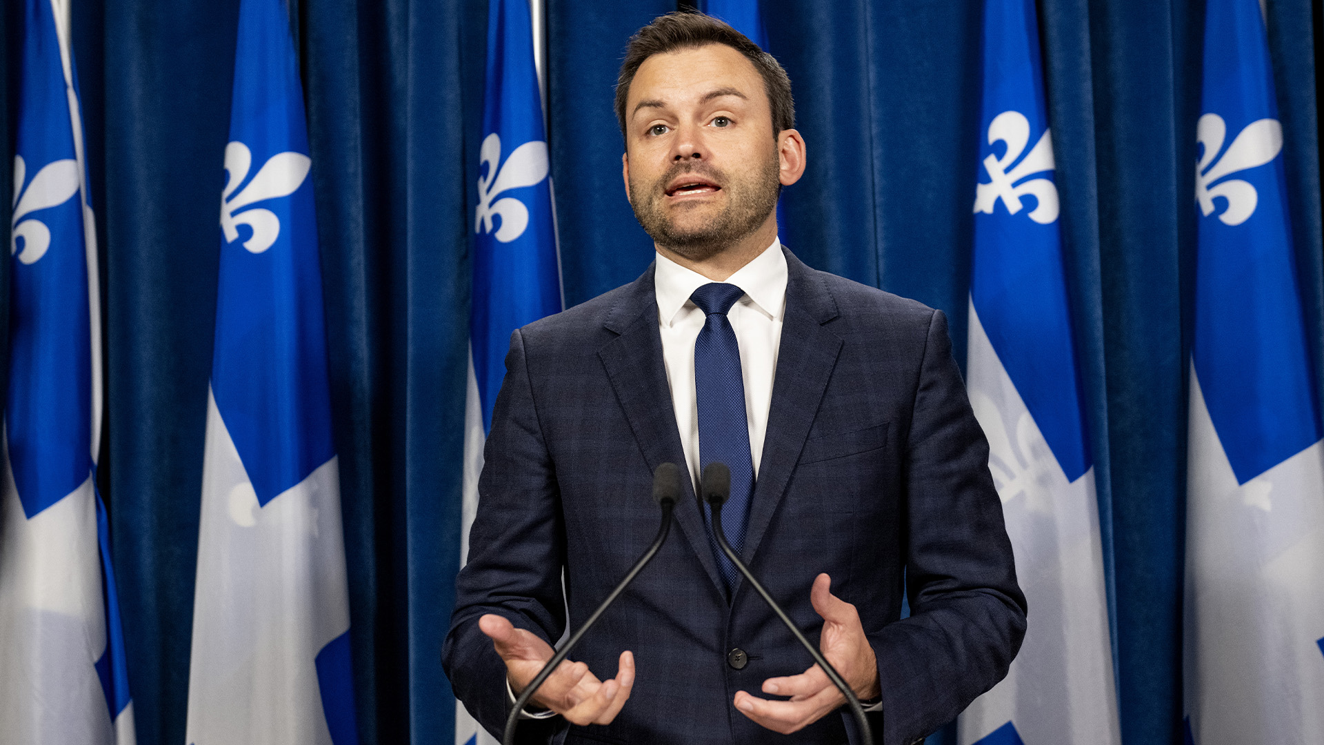 Le chef du Parti québécois Paul St-Pierre Plamondon prend la parole lors d'une conférence de presse, le lundi 17 octobre 2022 à l'Assemblée législative de Québec.