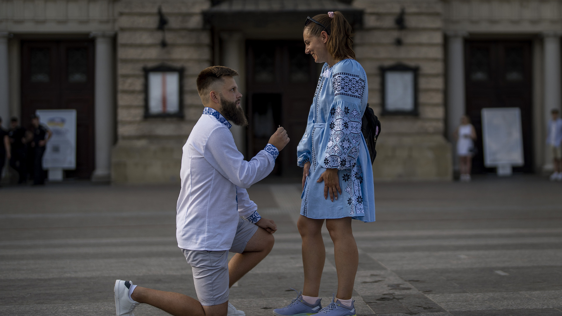 Un homme de Lviv demande sa conjointe en mariage 