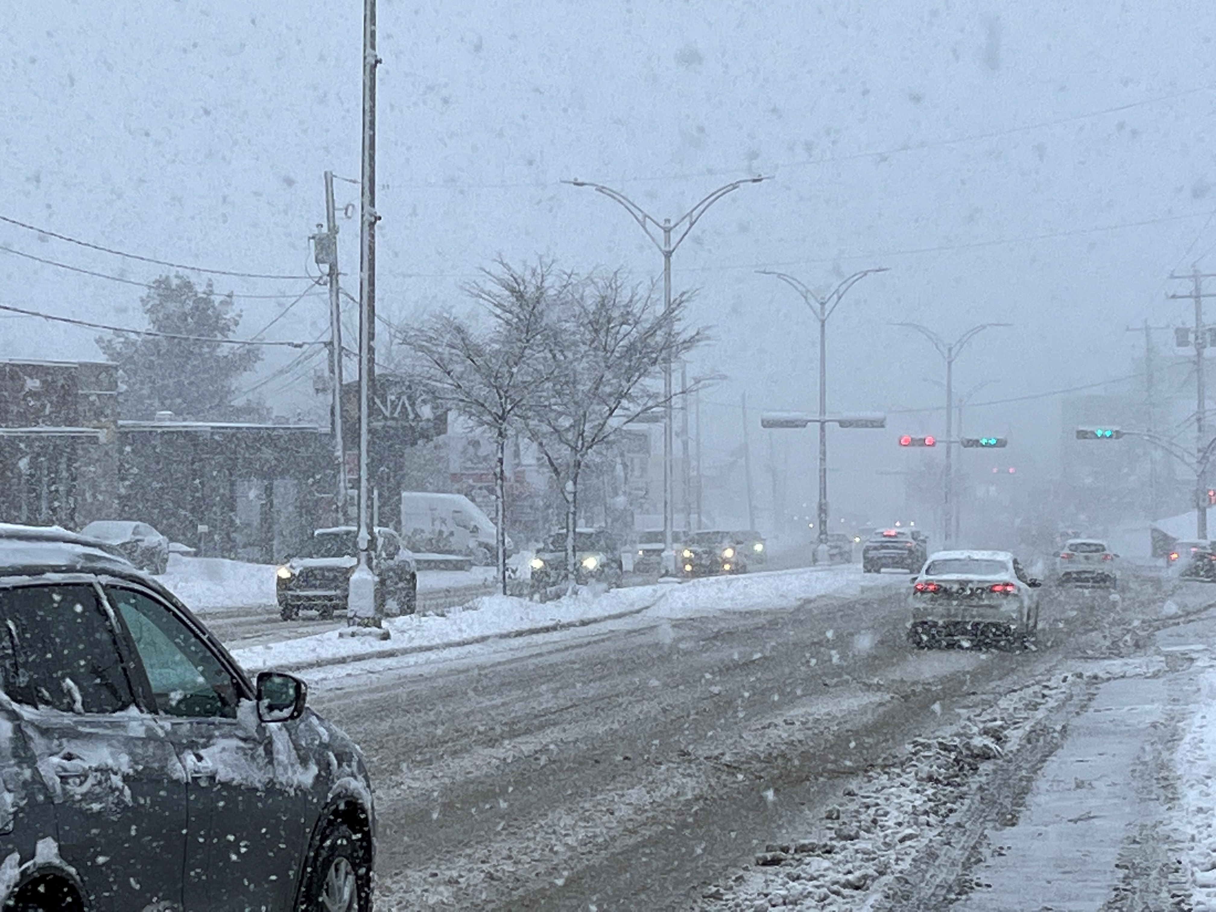 Les automobilistes ont dû redoubler de prudence, mardi matin, en raison des conditions routières changeantes sur le territoire de Sherbrooke.