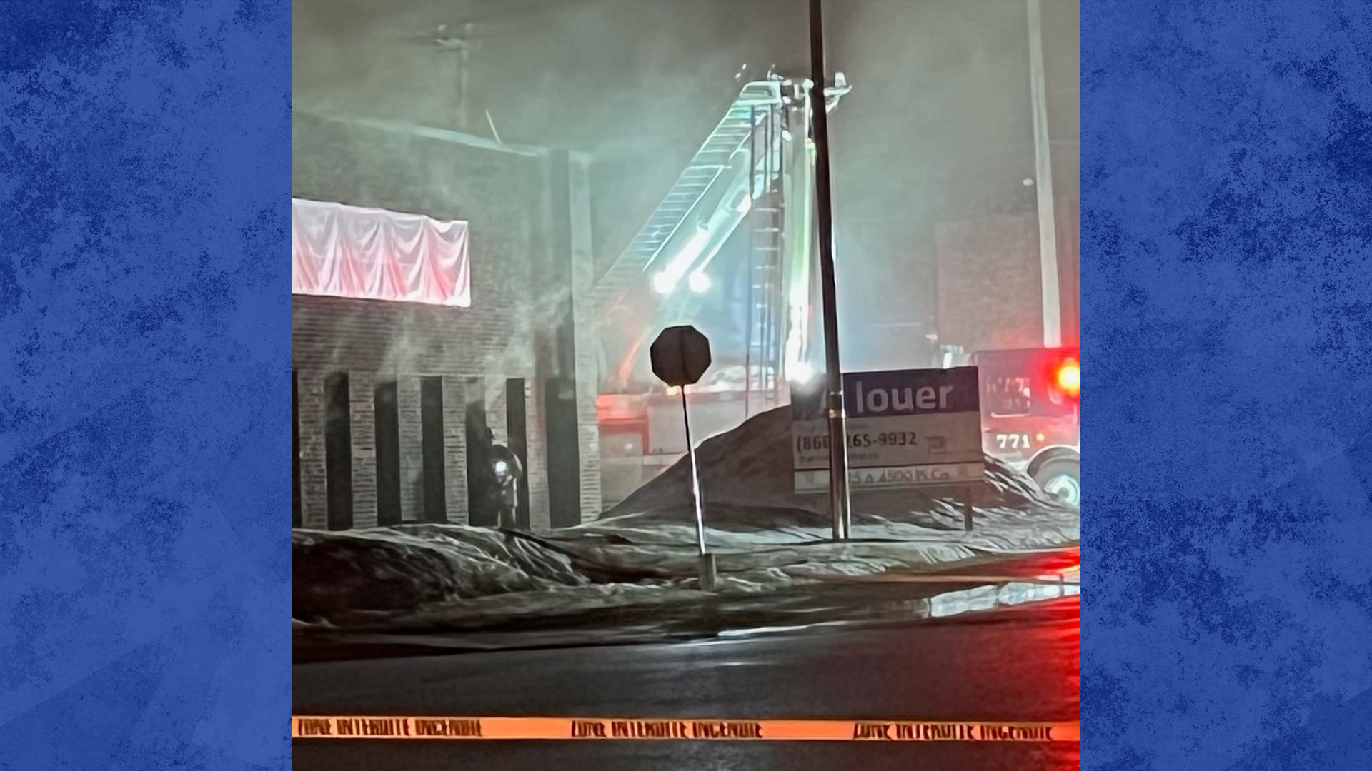 Un incendie criminel a endommagé un commerce du chemin du Bois-Francs, près de la rue Miniac dans l'arrondissement Saint-Laurent à Montréal vers 1h30 le mardi 14 mars 2023.