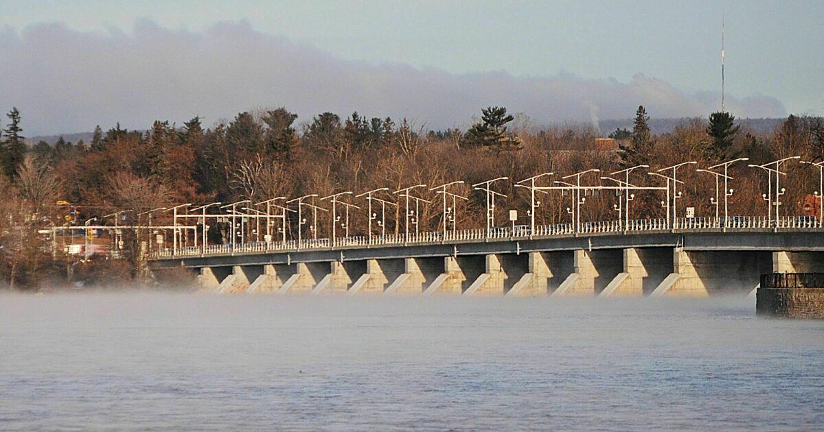 La deuxième et dernière phase du projet de réfection du pont Champlain devrait prendre fin en novembre 2023.