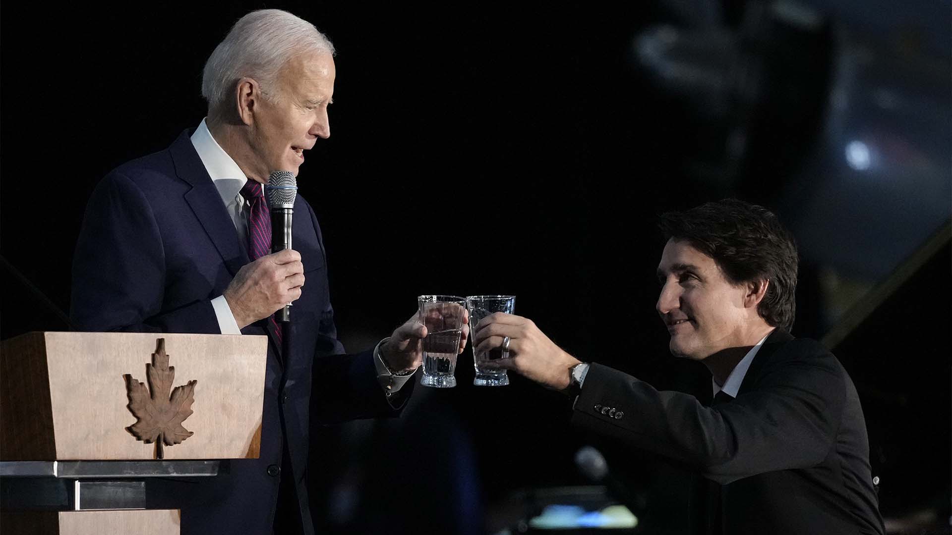 MM. Trudeau et Biden ont porté un toast à l'amitié continue et aux liens solides entre les deux pays.