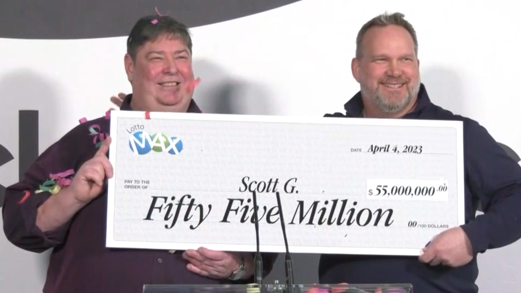 Un homme de l'île de Vancouver a remporté une loterie historique du Lotto Max et a mis la main sur une somme de 55 millions de dollars.