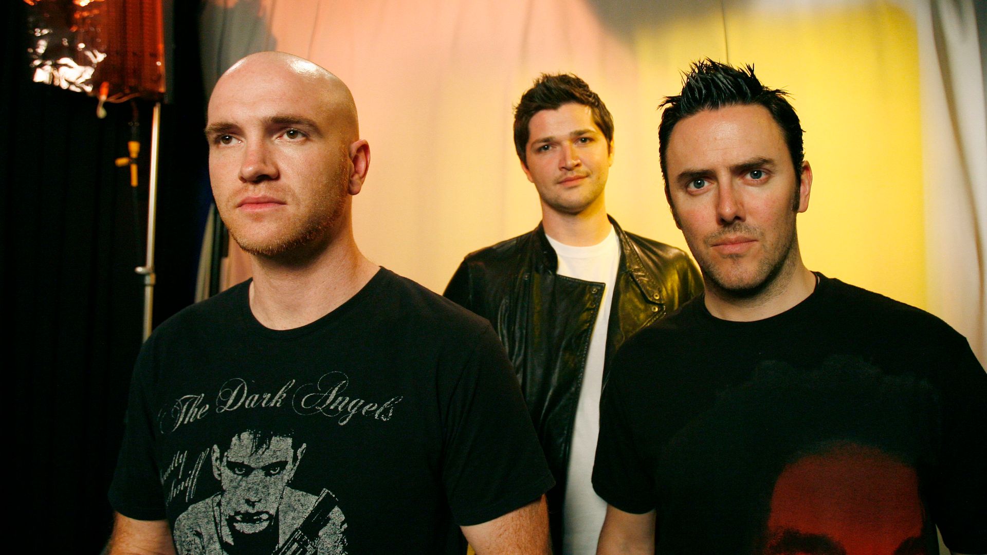 Le groupe a été formé à Dublin en 2001 par Mark Sheehan (à gauche), le chanteur Danny O’Donoghue (milieu) et le batteur Glen Power (à droite).