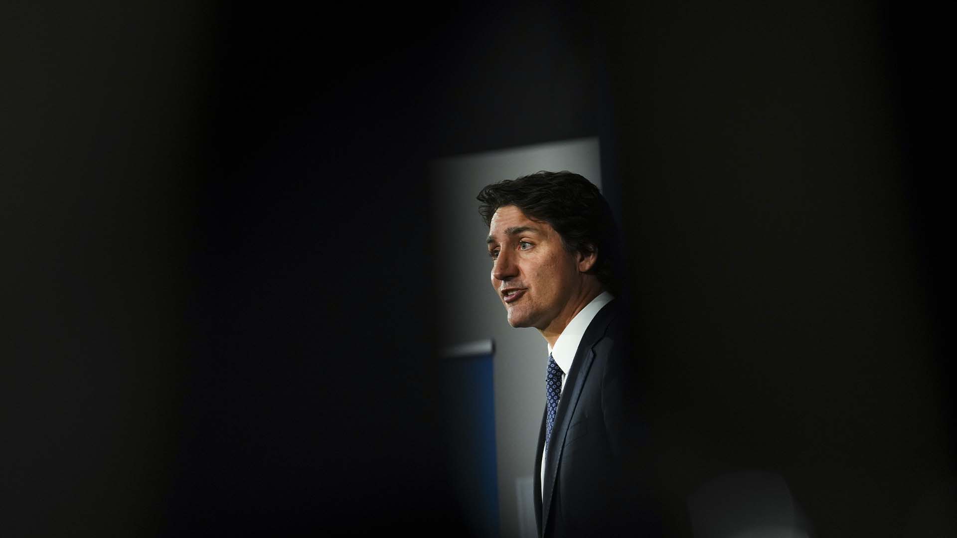 Le premier ministre Justin Trudeau lors d'une conférence de presse chez Ericsson à Ottawa le lundi 17 avril 2023. 