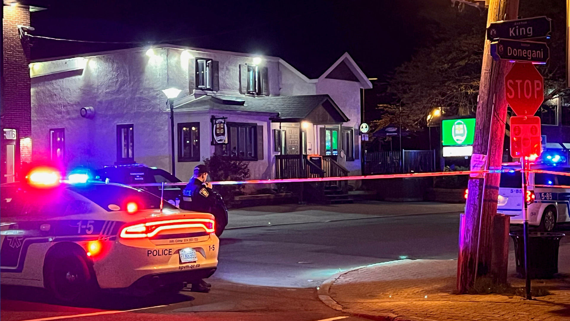 Un homme de 52 ans a été transporté à l’hôpital après avoir été atteint par au moins un projectile d’arme à feu en début de nuit, vendredi 26 mai 2023, à Pointe-Claire, dans l’ouest de l’île de Montréal.