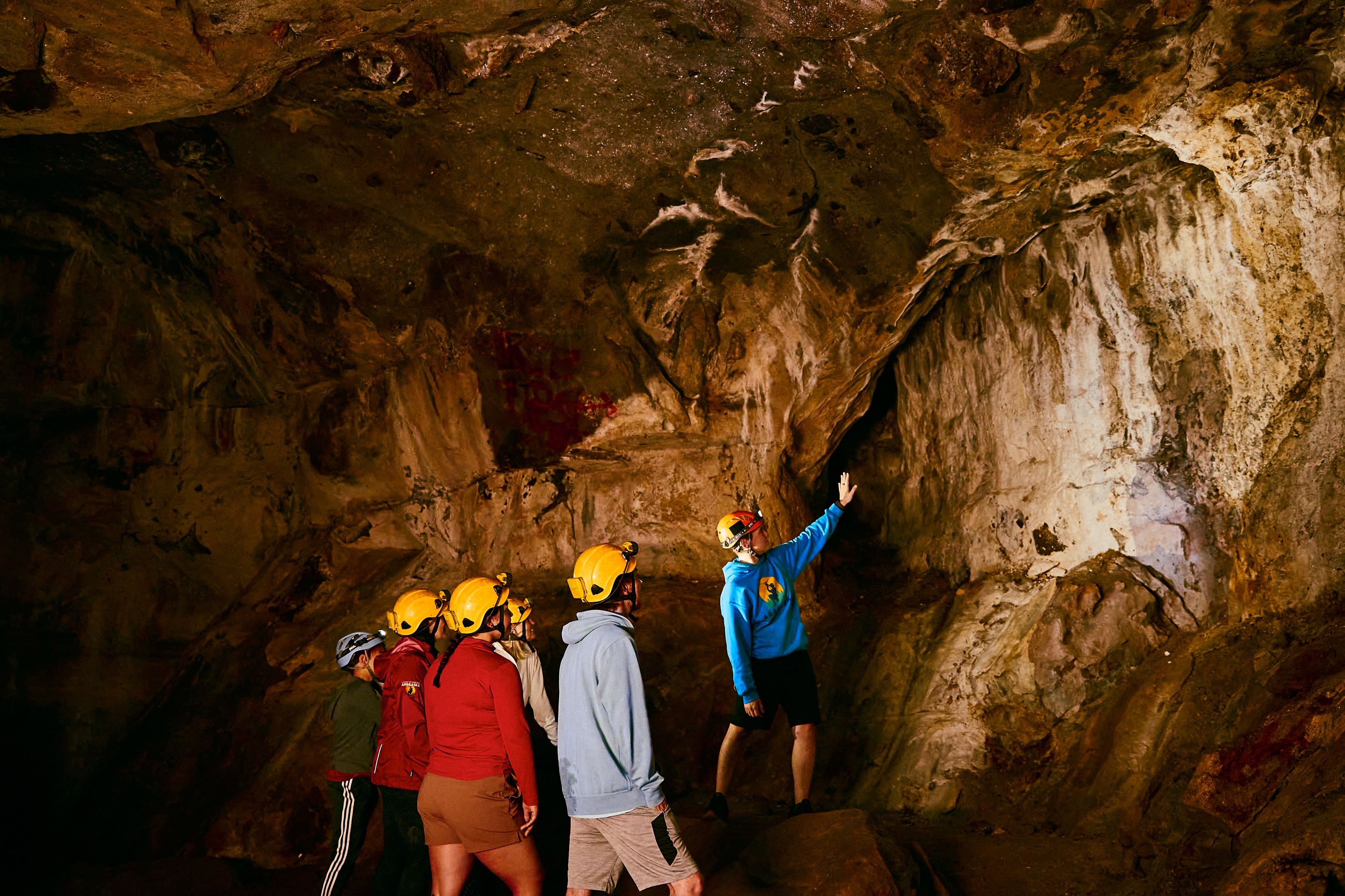 La Caverne Laflèche offre des visites géologiques guidées remplies d'anecdotes.
