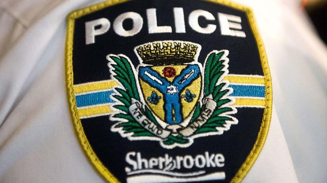 Les policiers du Service de police de Sherbrooke ont procédé à trois arrestations lors du dernier week-end sur le territoire sherbrookois. 
