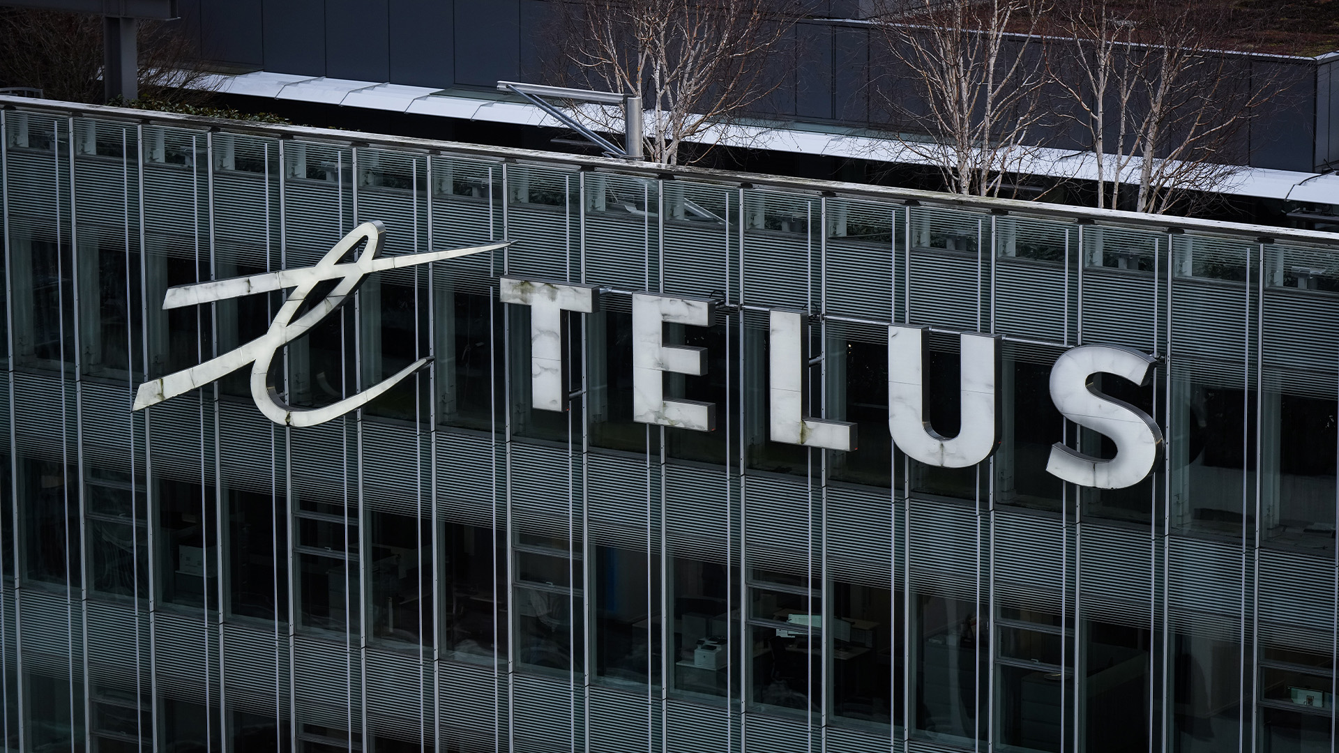 L'entreprise de télécommunications de Vancouver affirme que la suppression concerne 4000 travailleurs dans sa principale entreprise Telus et 2000 autres chez Telus International.