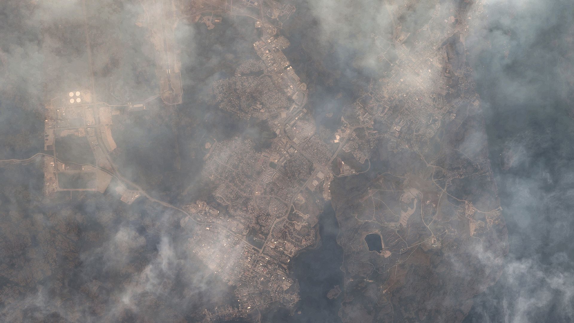 Cette image satellite montre l'avancée des feux de forêt