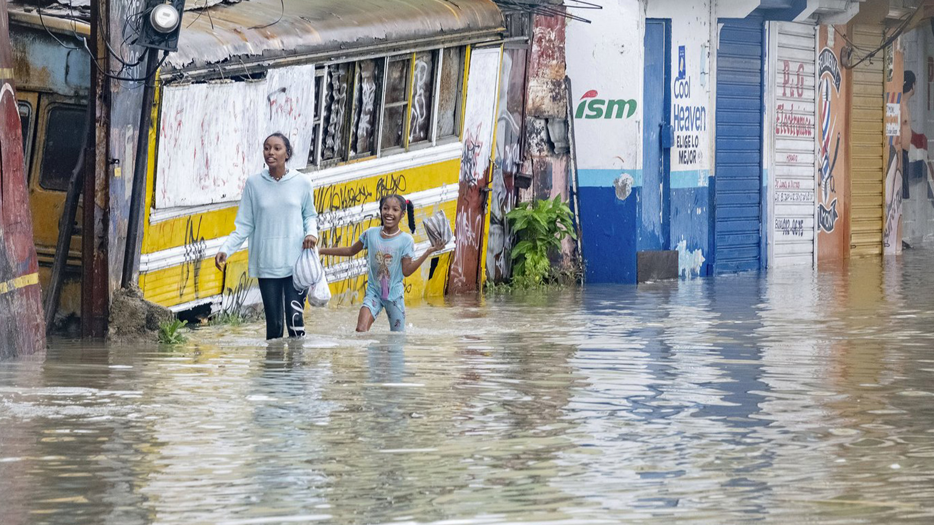 La tempête tropicale Franklin arrive mercredi sur l'île d'Hispaniola partagée par la République dominicaine et Haïti, faisant craindre qu'elle ne déclenche des glissements de terrain meurtriers et de fortes inondations dans les deux pays. 