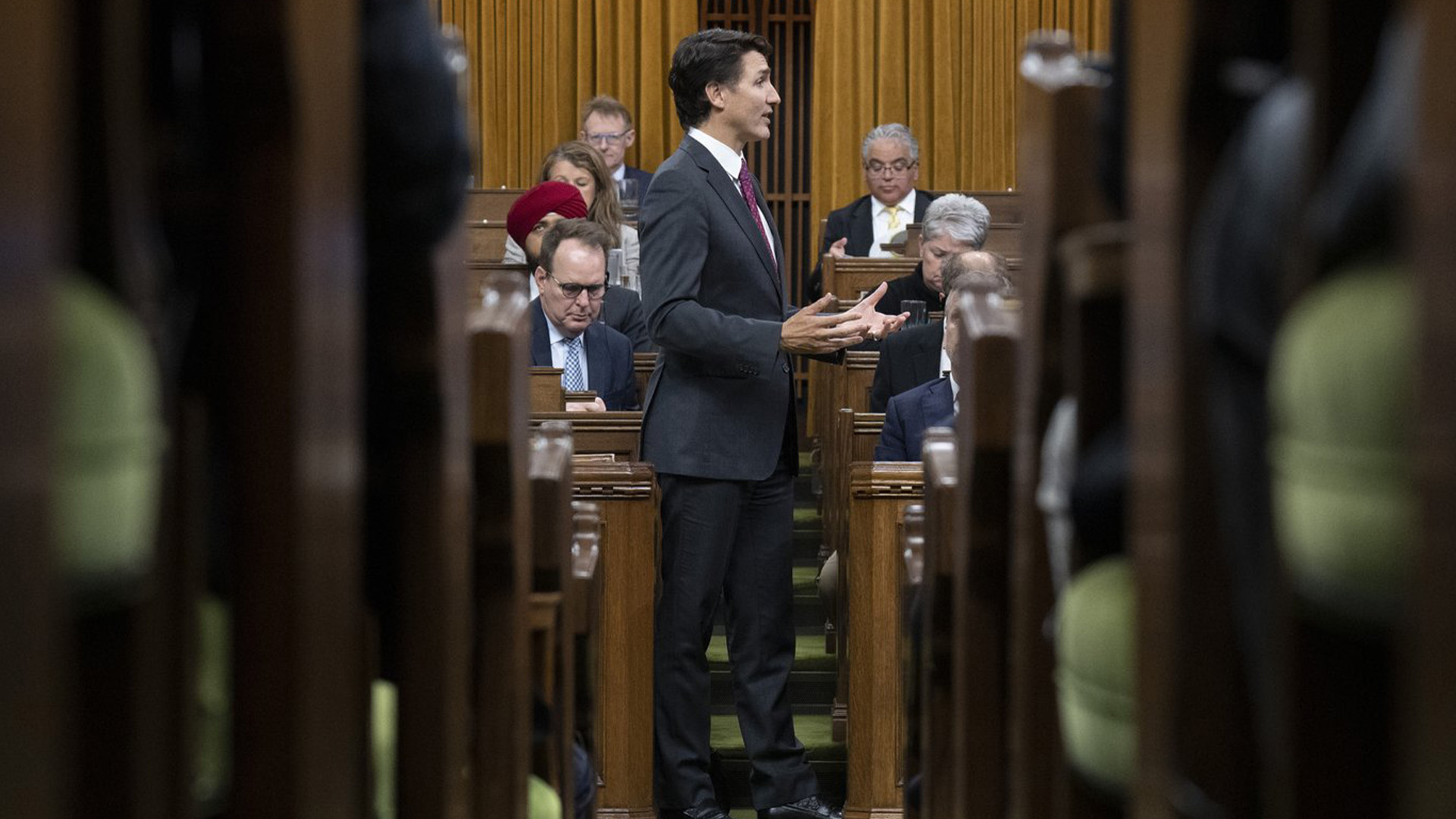 Les députés reviennent à la Chambre des communes aujourd'hui après une pause estivale, déterminés à soulager les Canadiens qui ressentent les effets de l'inflation. Le premier ministre Justin Trudeau se lève pendant la période des questions, à Ottawa, le mardi 13 juin 2023.