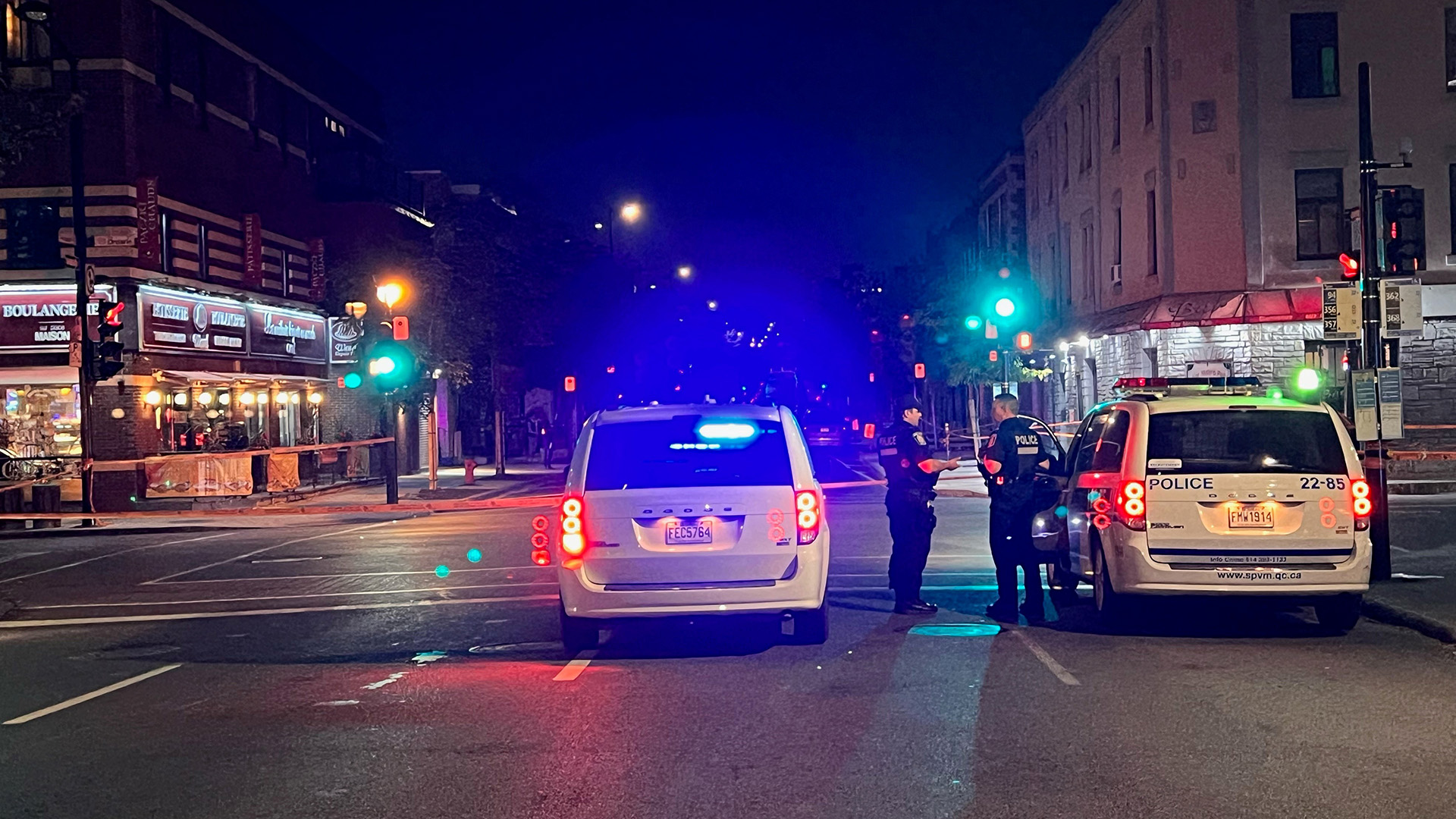 Un piéton se trouve dans un état critique après avoir été happé par un automobiliste, jeudi soir le 28 septembre 2023, dans le quartier Centre-Sud de Montréal. 