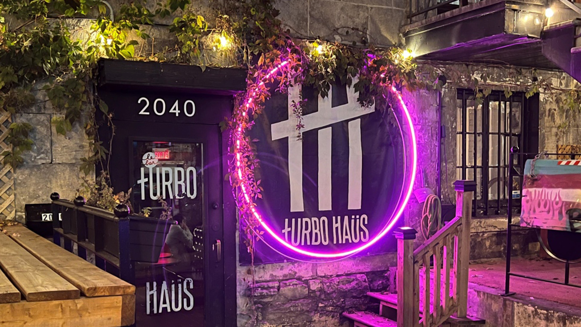 Turbo Haus, un bar de la rue Saint-Denis, a reçu une plainte pour nuisances sonores l'avertissant qu'il risquait une amende pouvant aller jusqu'à 12 000 dollars pour avoir été trop bruyant.