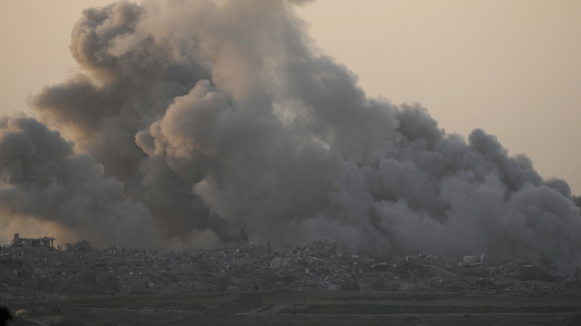 Israël a recommencé à bombarder la moitié sud surpeuplée de la bande de Gaza