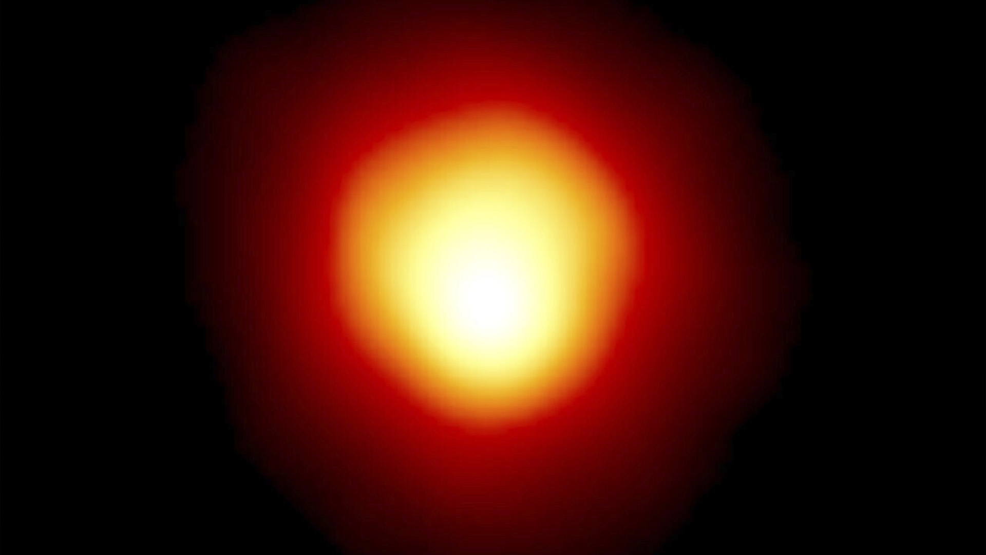 Cette image prise par le télescope spatial Hubble et publiée par la NASA le 10 août 2020 montre l'étoile Alpha Orionis, ou Bételgeuse, une supergéante rouge. Cette étoile, l'une des plus grandes et des plus brillantes du ciel nocturne, disparaîtra momentanément lorsqu'un astéroïde passera devant elle, le lundi 11 décembre 2023 en fin de journée et mardi en début de journée. Cet événement devrait être visible par des millions de personnes le long d'un étroit corridor s'étendant du Tadjikistan et de l'Arménie, en Asie centrale, à la Turquie, la Grèce, l'Italie et l'Espagne, jusqu'à Miami et les Florida Keys, et enfin le Mexique. 