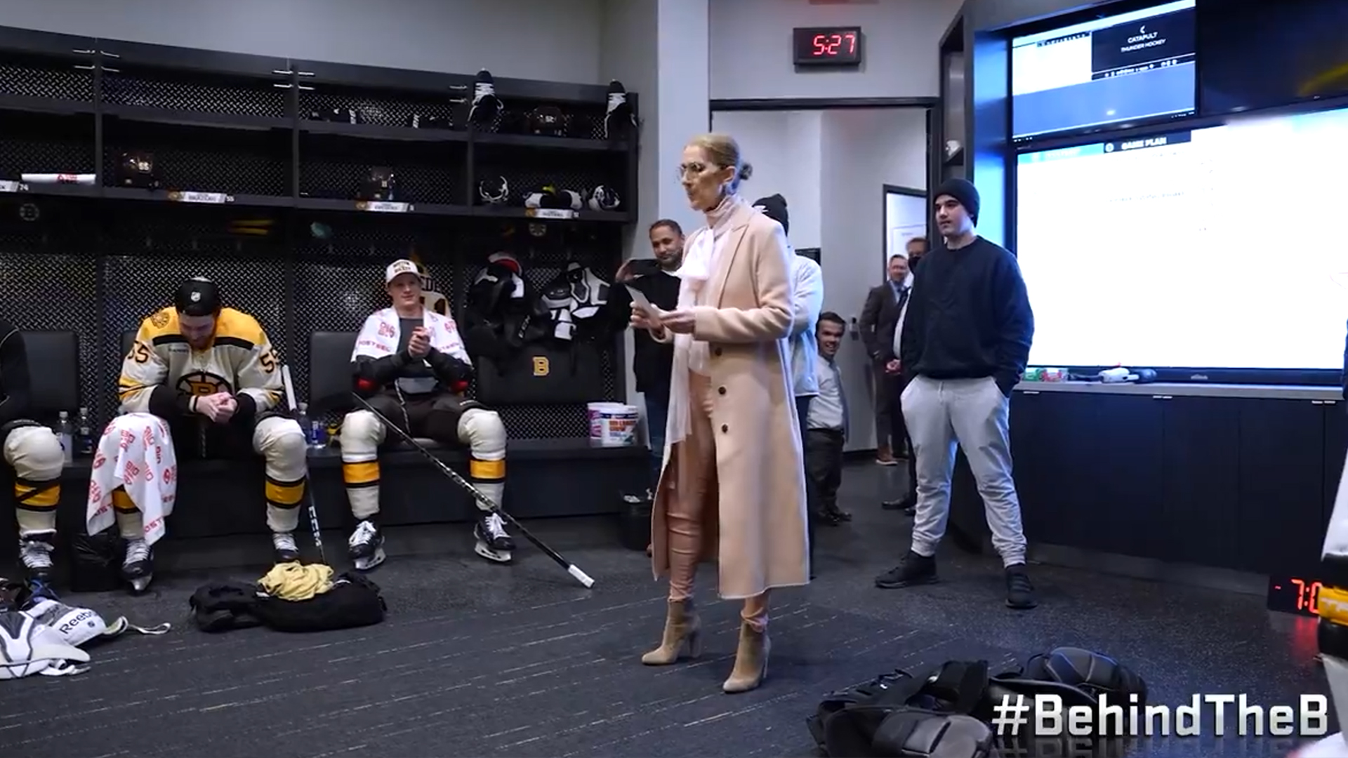 Céline Dion de passage dans le vestiaire des Bruins