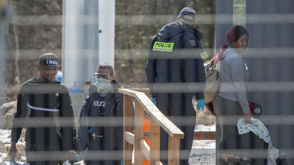De janvier à novembre 2022, 34 478 demandeurs d’asile ont été interceptés par la Gendarmerie royale du Canada entre des postes frontaliers situés au Québec.