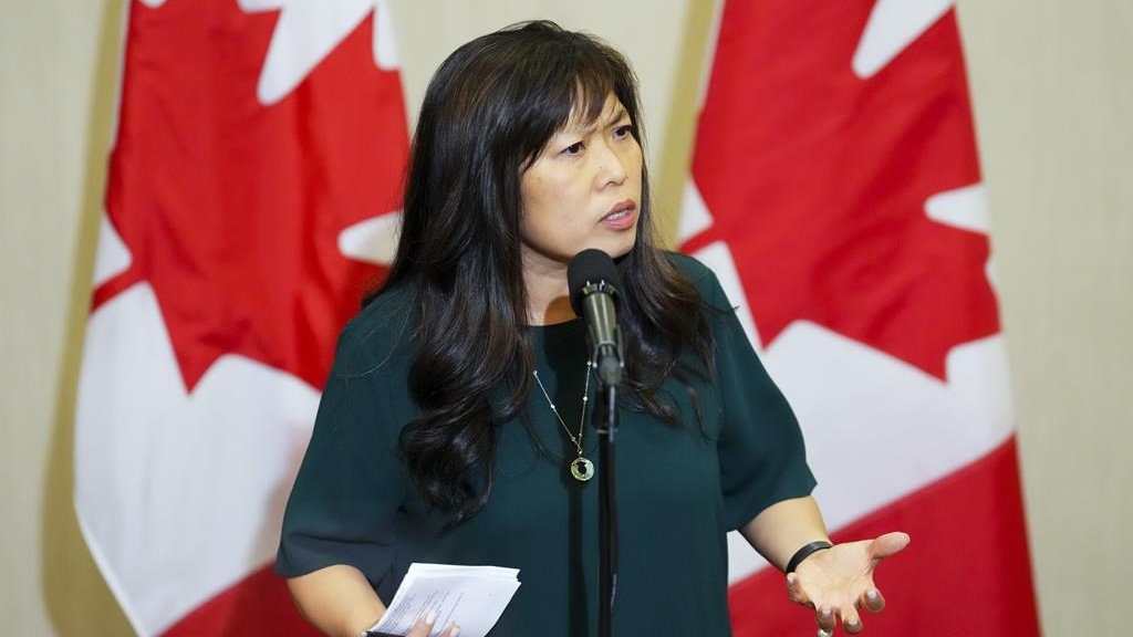 La ministre canadienne du Commerce international, Mary Ng, lors d'une conférence en Indonésie.