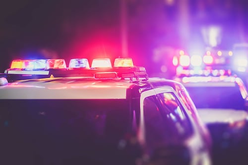 Un homme dans un état critique après avoir effectué une sortie de route à Chicoutimi