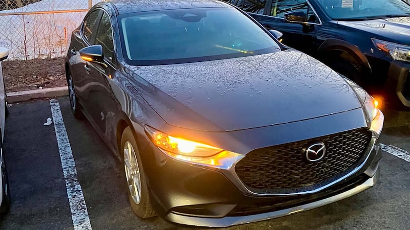 Une photo de la Mazda3 2025 acquise par Alex Kisa, prise au début d'avril 2026.
