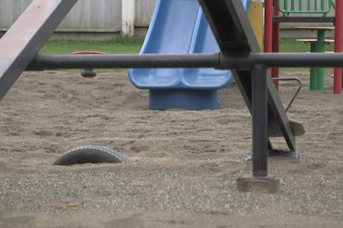 Le parc Couillard reste fermé en raison des guêpes de sable à Coaticook