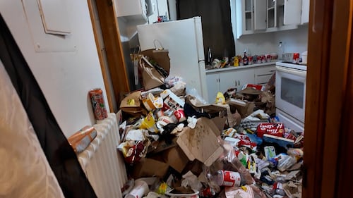«C’est décourageant»: des locataires évincés laissent des montagnes de déchets derrière
