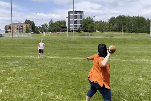 Une première ligue féminine de «flag football» voit le jour au Saguenay