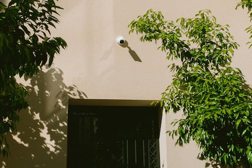 Les trois meilleures caméras de surveillance extérieures pour surveiller votre maison jour et nuit