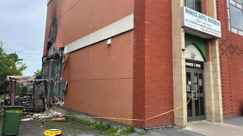 Une mosquée de Montréal endommagée par l’incendie d’un véhicule