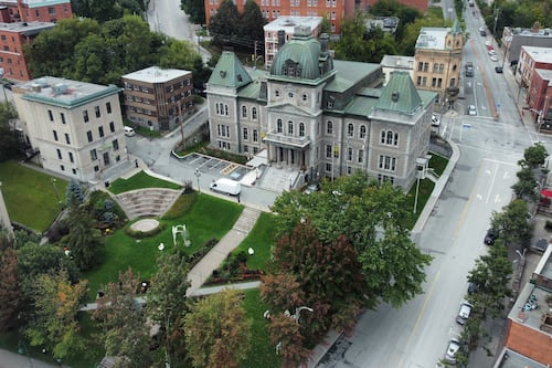 Le commissaire à la lutte contre la corruption rencontre les élus municipaux de Sherbrooke