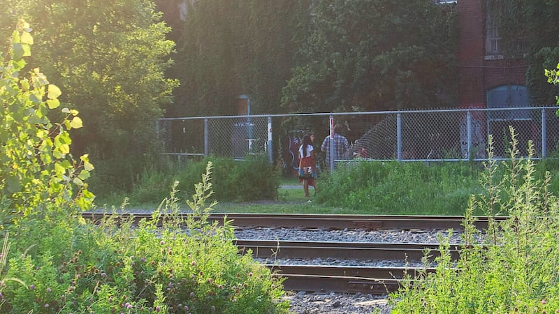 La famille d’une femme happée par un train dans le Mile-End intente une poursuite contre CPKC, Montréal et Ottawa