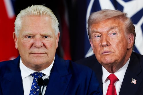 «Arrogant», «lâche», «larbin», «dictateur»: violente prise de bec entre Doug Ford et Donald Trump