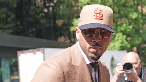 Le chanteur Chris Brown plaide coupable pour une «bagarre» survenue en 2023