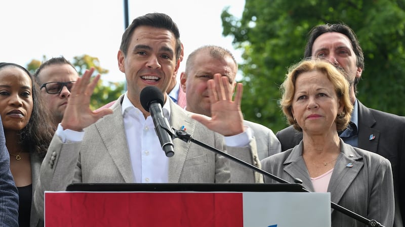 Le chef libéral Charles Milliard veut aussi couper des fonctionnaires