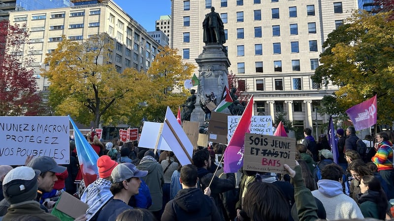 Des manifestants dénoncent la brutalité policière à Montréal