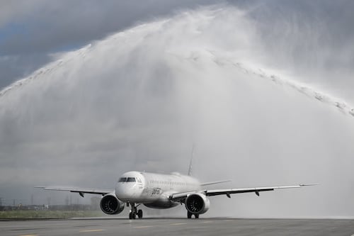L’Aéroport de Saint-Hubert inaugure ses activités et sa nouvelle aérogare