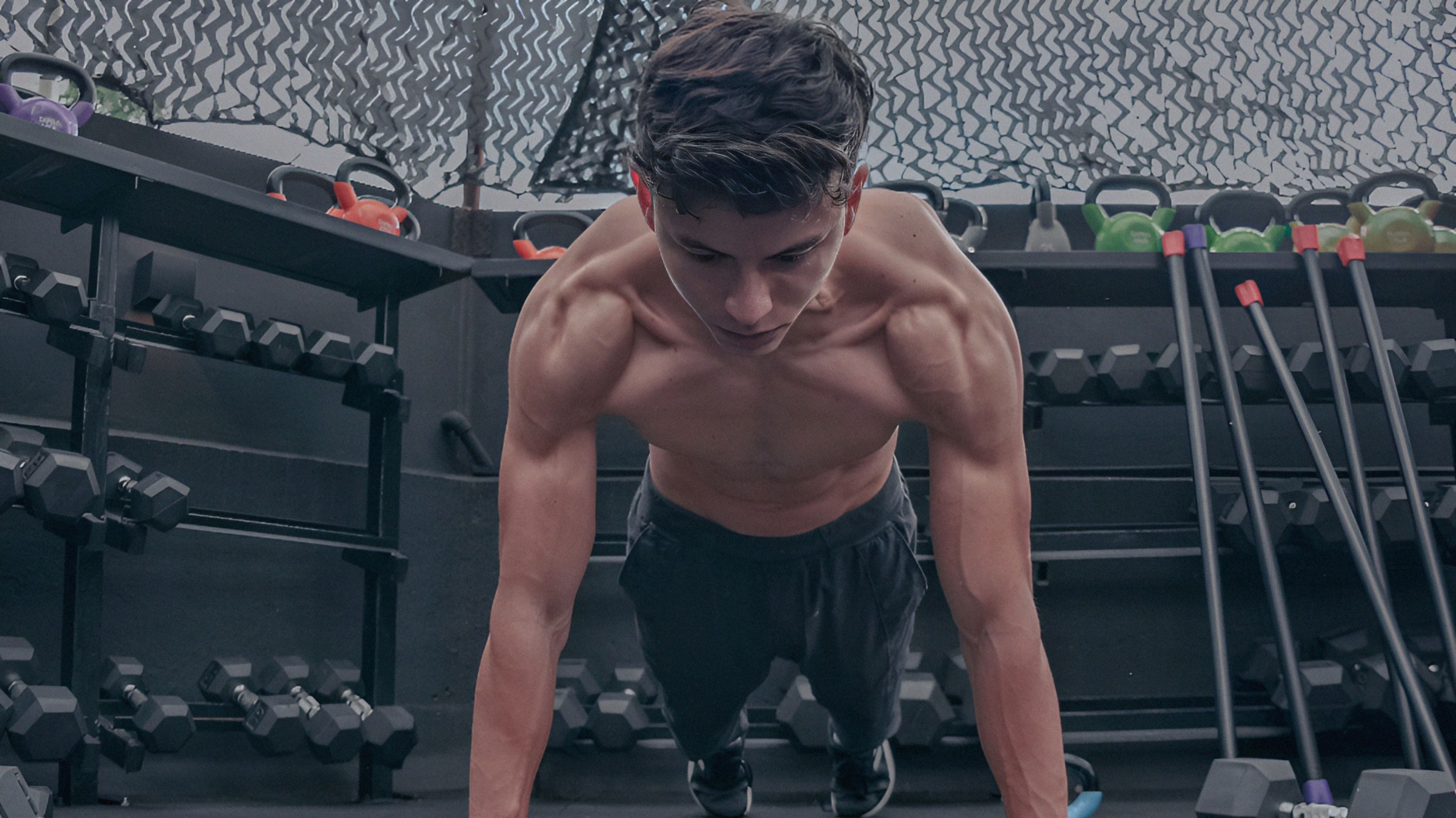 Teens influenced by social media and their friends are taking muscle-building supplements such as creatine. (Pexels).