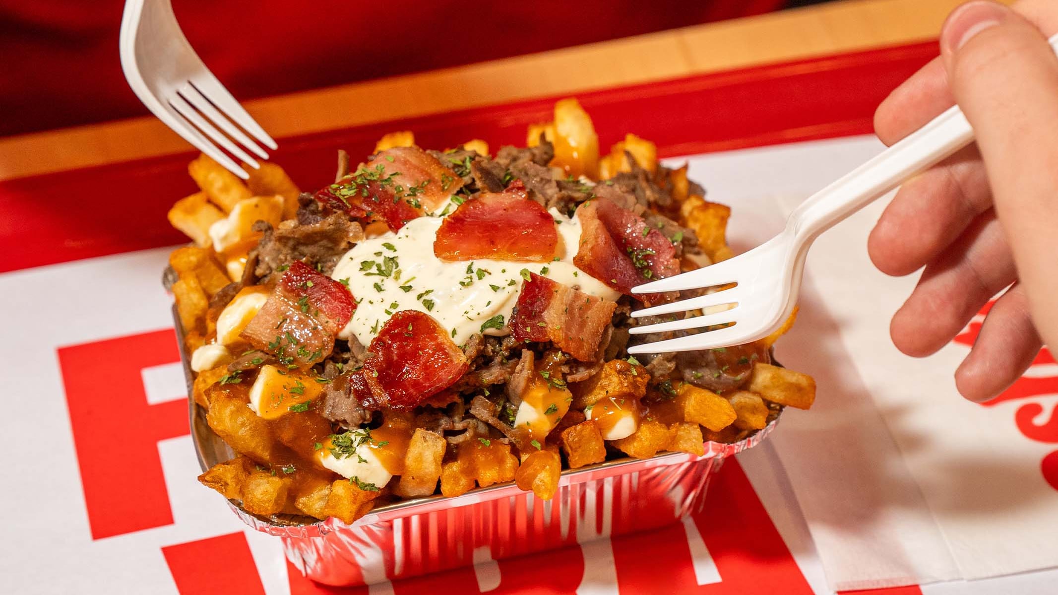 Poutine Perth La poutine de Zachary Bolduc chez Ashton meilleure poutine au Canada en ...