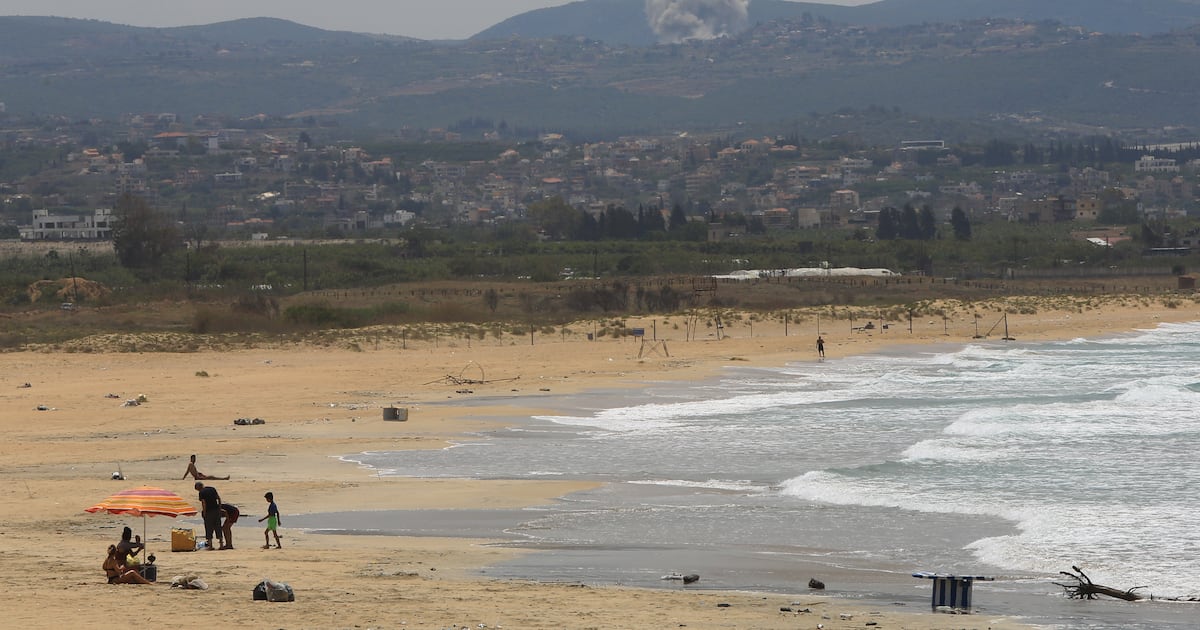 Israel leads a series of strikes and calls for the evacuation of new villages in southern Lebanon.