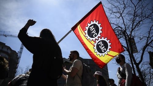 Près de 120 000 fonctionnaires fédéraux vont participer à des votes de grève