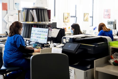 EXCLUSIF | Dossier santé numérique: une liste de mots à ne pas dire aux patients
